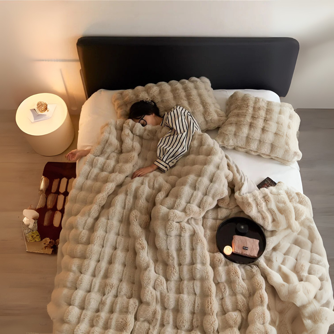 Plush Wool Blanket for All Seasons | Luxenique