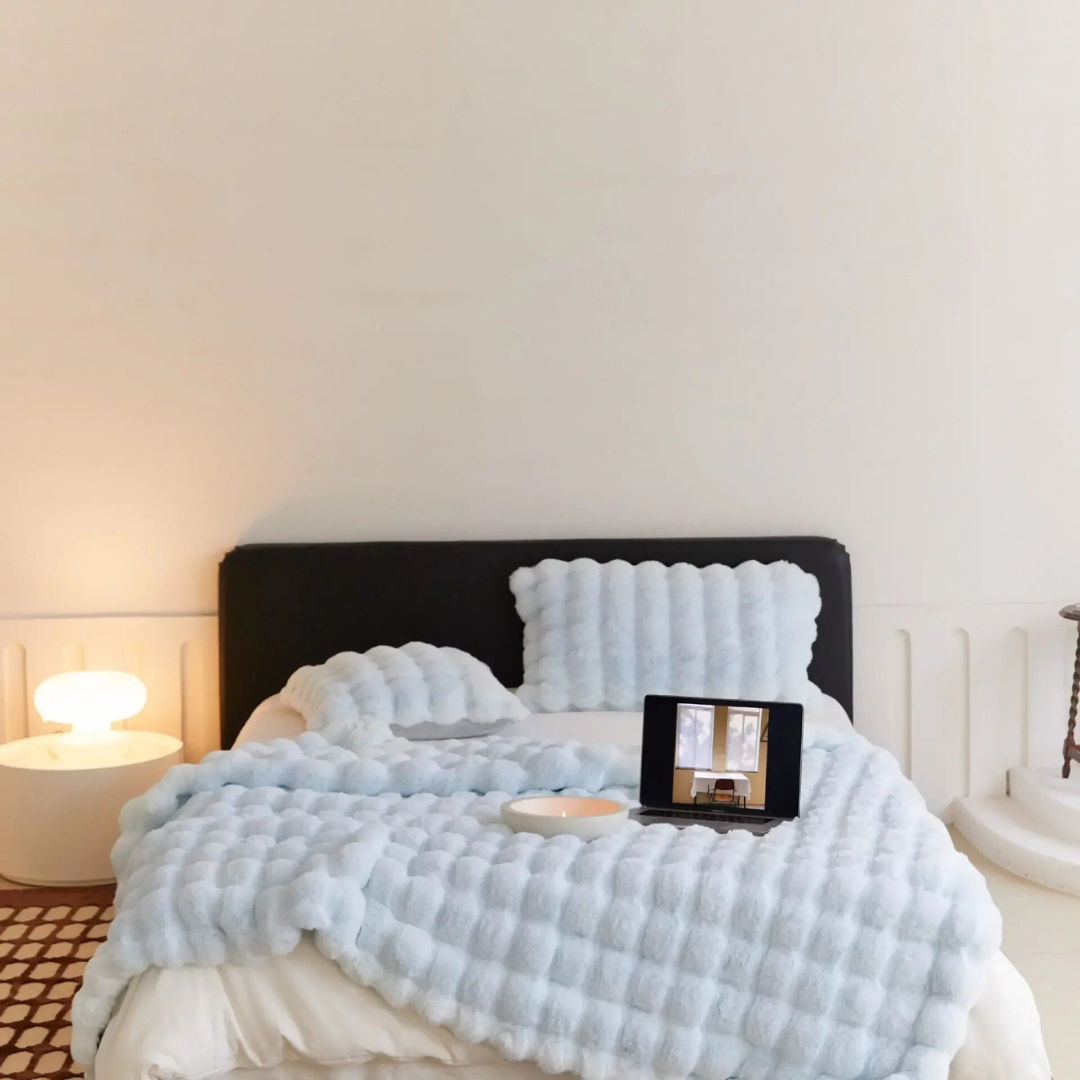 Plush Wool Blanket for All Seasons | Luxenique