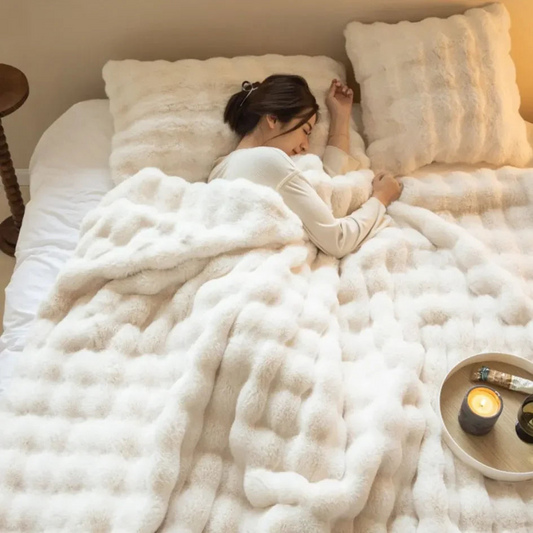 Plush Wool Blanket for All Seasons | Luxenique